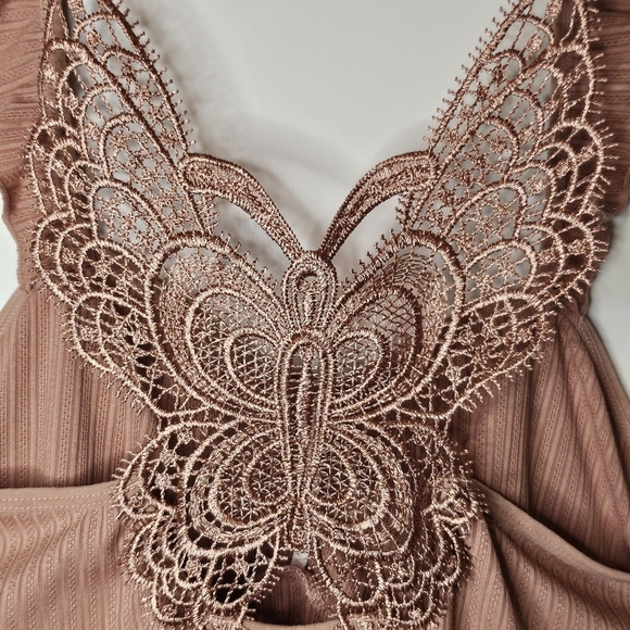 Butterfly Lace Back Blush Pink Center Bow Detail Lettuce Edge Ruffle Strap M - Picture 2 of 7